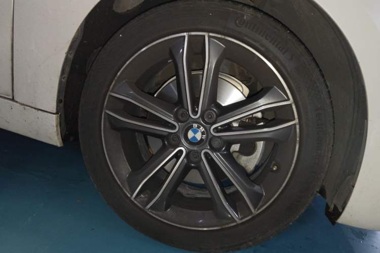 Used BMW 1 Series 2017 118i Sport Edition Right Front Wheel Hub