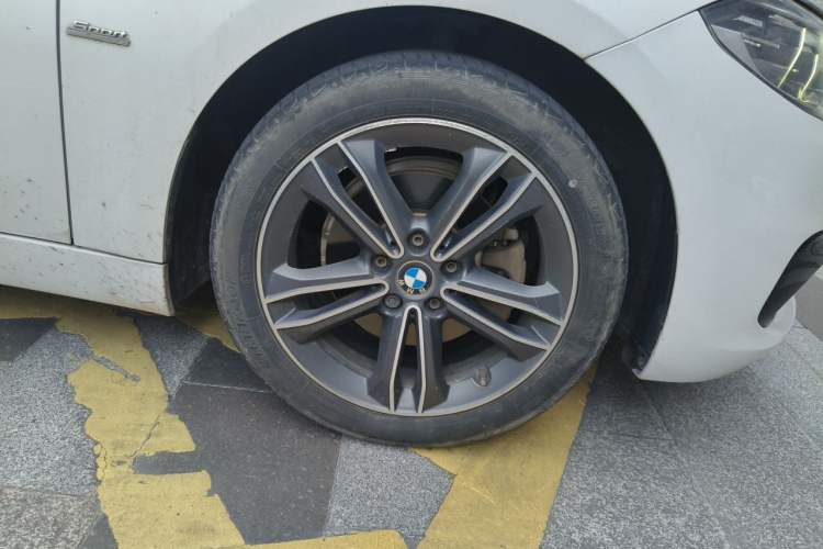 Used BMW 1 Series 2017 118i Sport Edition Right Front Wheel Hub