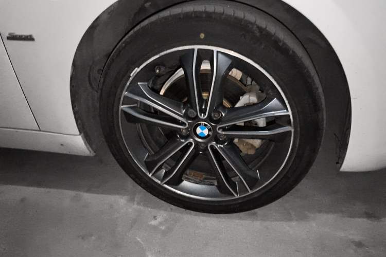 Used BMW 1 Series 2017 118i Sport Edition Right Front Wheel Hub