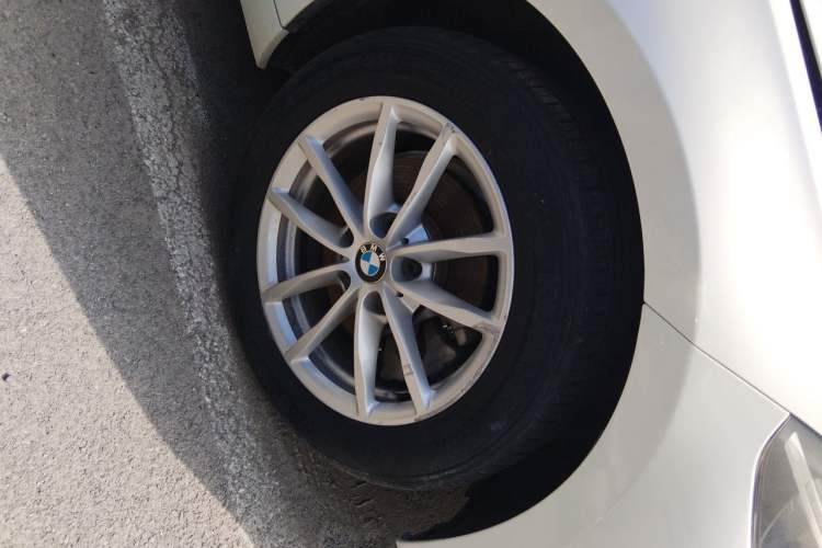 Used BMW 1 Series 2017 118i Fashion Model Right Front Wheel Hub