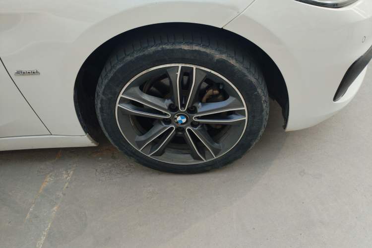 Used BMW 1 Series 2017 118i Sport Edition Right Front Wheel Hub