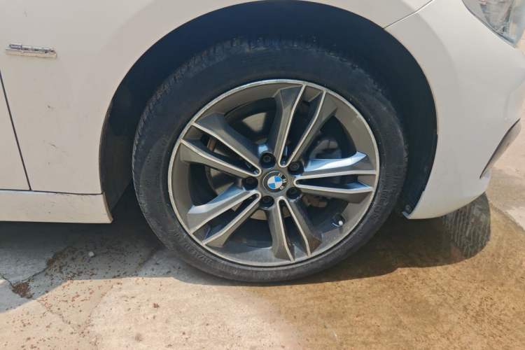 Used BMW 1 Series 2017 118i Sport Edition Right Front Wheel Hub