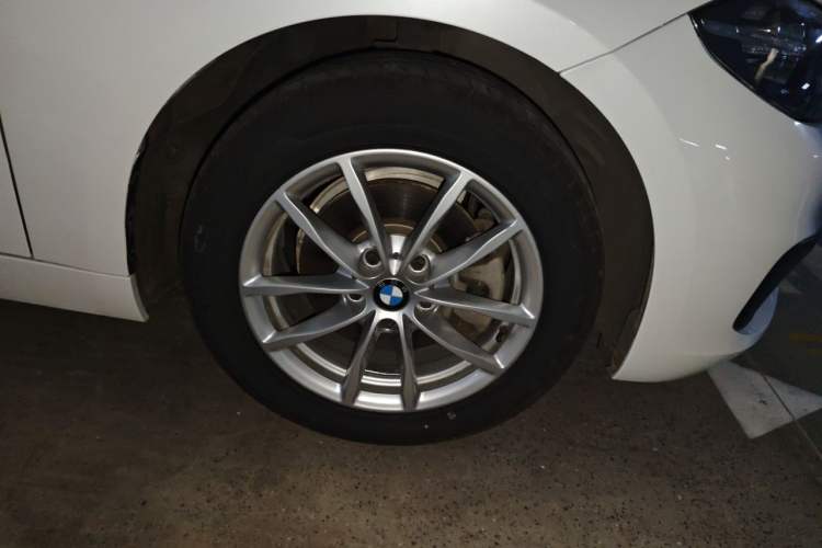Used BMW 1 Series 2017 118i Fashion Model Right Front Wheel Hub