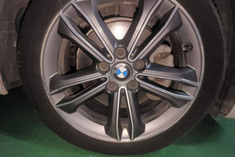 Used BMW 1 Series 2017 118i Sport Edition Right Front Wheel Hub
