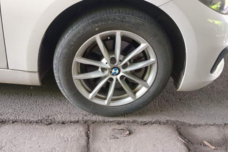 Used BMW 1 Series 2017 118i Fashion Model Right Front Wheel Hub