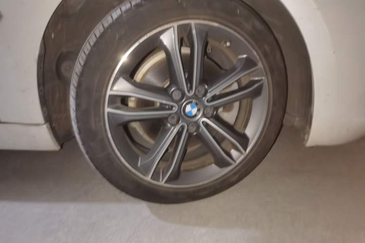 Used BMW 1 Series 2017 118i Sport Edition Right Front Wheel Hub