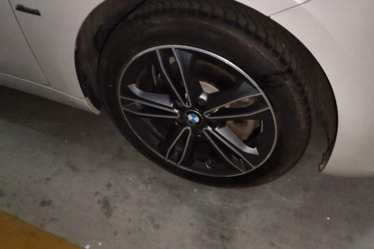 Used BMW 1 Series 2017 118i Sport Edition Right Front Wheel Hub