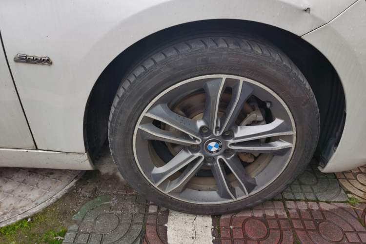 Used BMW 1 Series 2017 118i Sport Edition Right Front Wheel Hub
