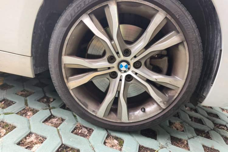 Used BMW 1 Series 2017 120i Design Package Model Right Front Wheel Hub