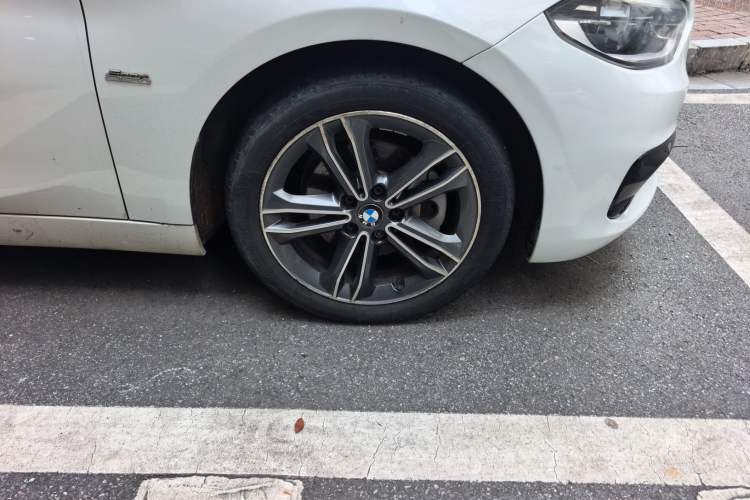 Used BMW 1 Series 2017 118i Sport Edition Right Front Wheel Hub