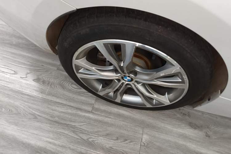 Used BMW 1 Series 2017 120i Design Package Model Right Rear Wheel Hub
