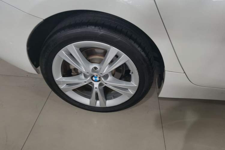Used BMW 1 Series 2017 118i Design Package Model Right Rear Wheel Hub