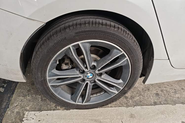 Used BMW 1 Series 2017 118i Sport Edition Right Rear Wheel Hub