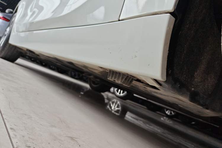 Used BMW 1 Series 2017 118i Sport Edition Right Side Sill
