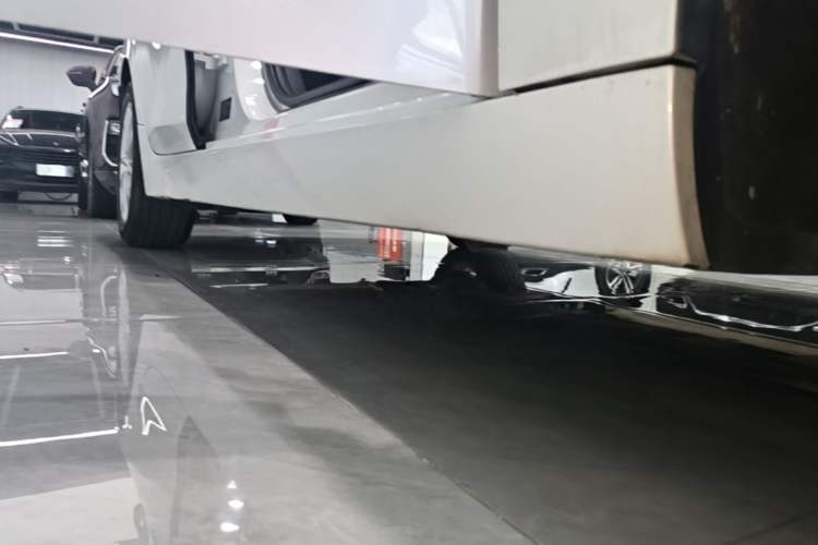 Used BMW 1 Series 2017 118i Fashion Model Right Side Sill
