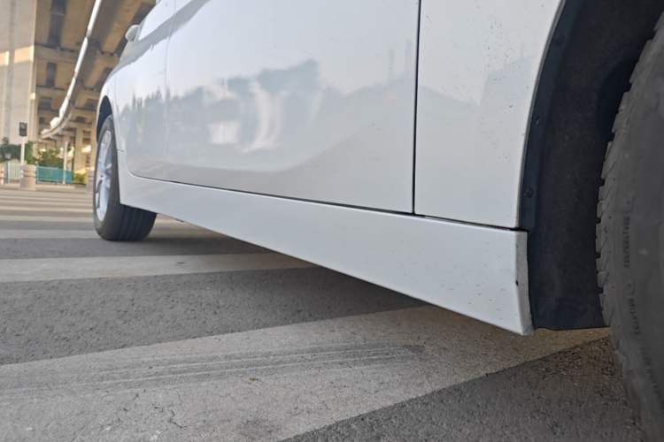 Used BMW 1 Series 2017 118i Fashion Model Right Side Sill