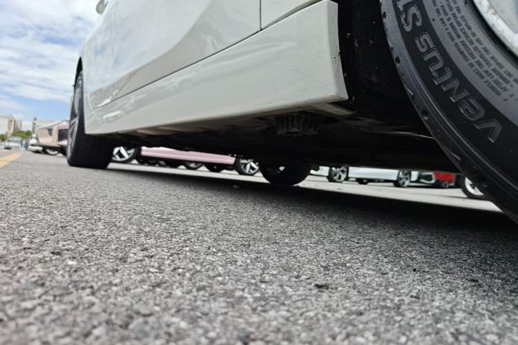 Used BMW 1 Series 2017 118i Sport Edition Right Side Sill
