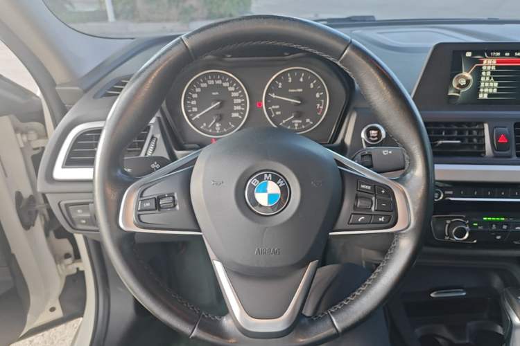 Used BMW 1 Series 2017 118i Fashion Model Steering Wheel