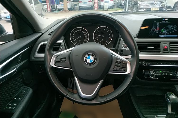 Used BMW 1 Series 2017 118i Fashion Model Steering Wheel