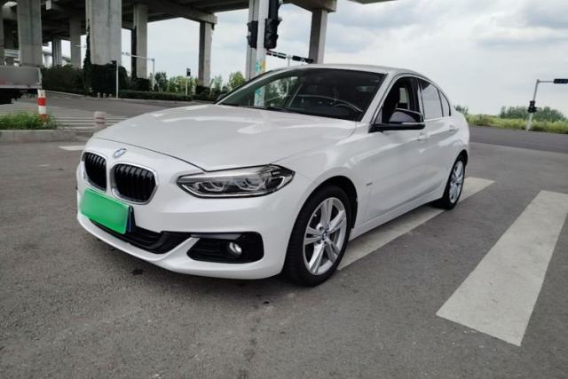 BMW 1 Series 2017 118i Design Package Model usado