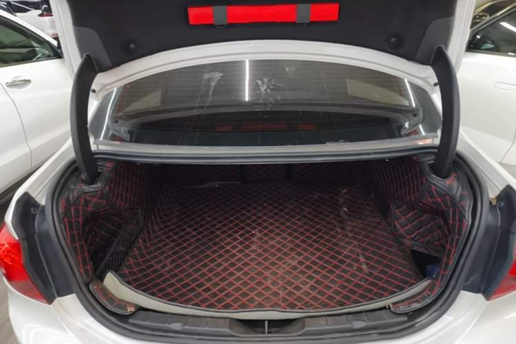 Used BMW 1 Series 2017 120i Design Package Model Trunk