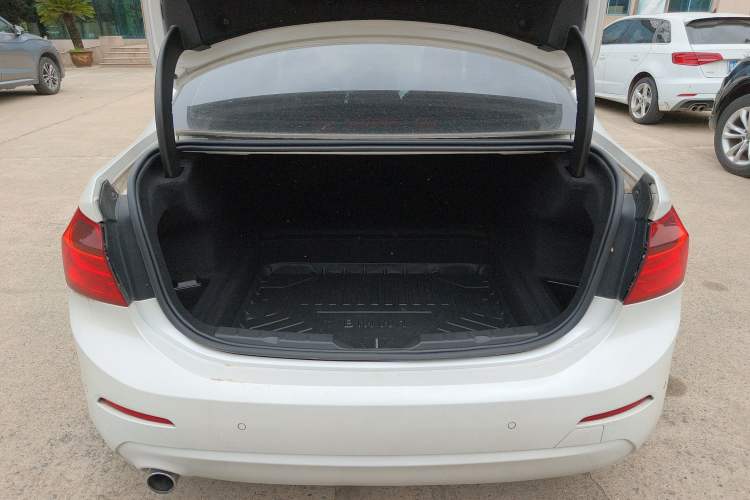 Used BMW 1 Series 2017 118i Fashion Model Trunk