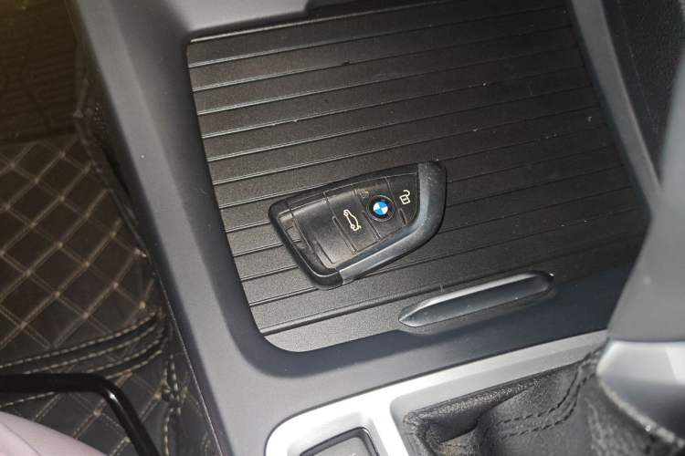 Used BMW 1 Series 2017 118i Fashion Model Vehicle Key