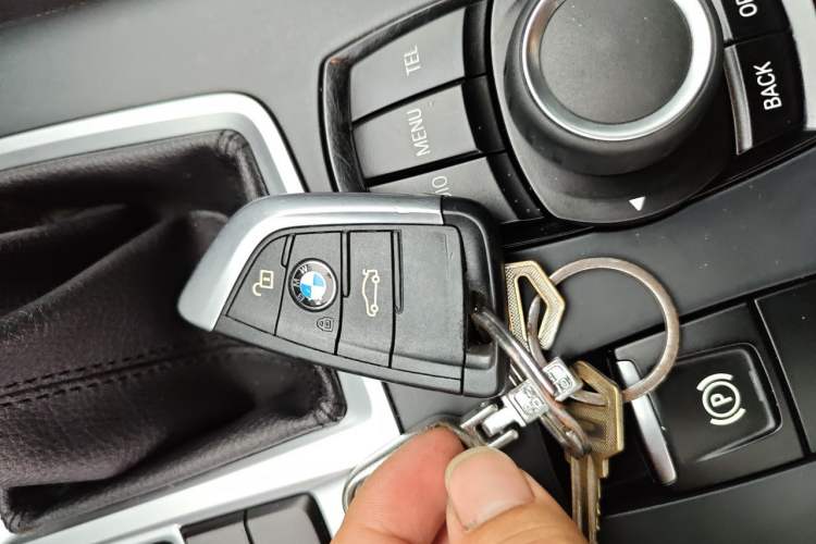 Used BMW 1 Series 2017 118i Fashion Model Vehicle Key