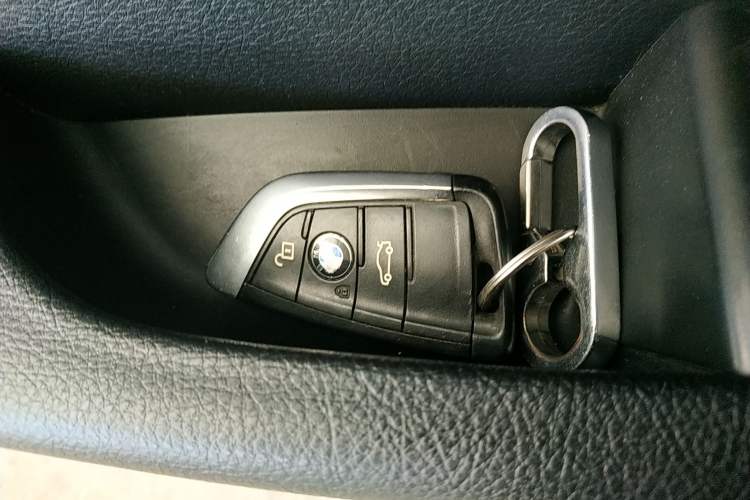 Used BMW 1 Series 2017 118i Sport Edition Vehicle Key