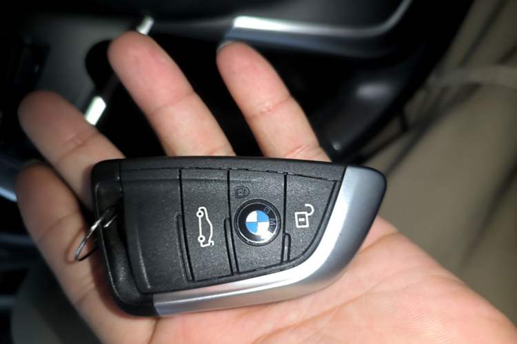 Used BMW 1 Series 2017 118i Fashion Model Vehicle Key