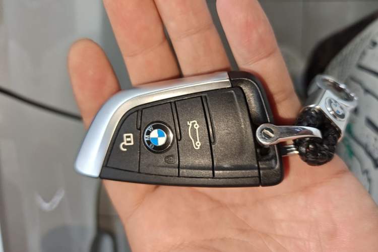 Used BMW 1 Series 2017 118i Sport Edition Vehicle Key