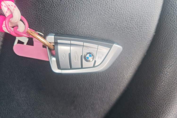 Used BMW 1 Series 2017 118i Fashion Model Vehicle Key