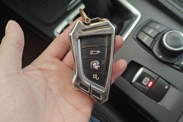 Used BMW 1 Series 2017 118i Fashion Model Vehicle Key