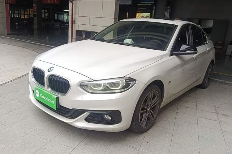 Used BMW 1 Series 2017 118i Sport Edition Guazi used car, China used car export, Used car for sale, Used BMW cars, Cheapest cars for sale