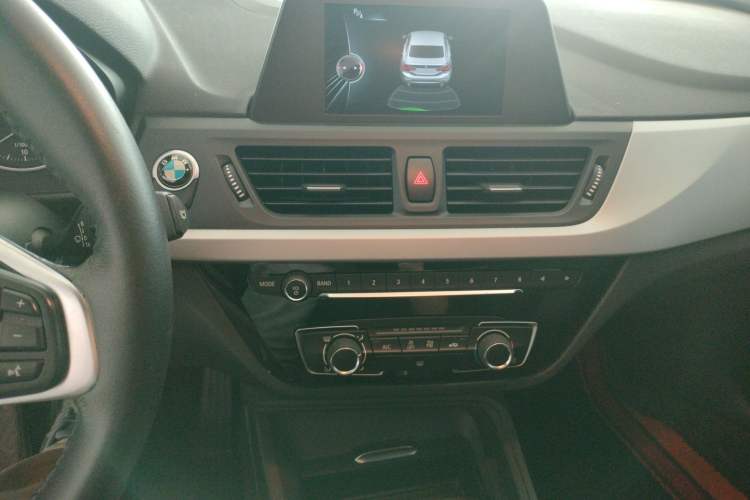 Used BMW 1 Series 2017 118i Fashion Model Audio And AC Panel