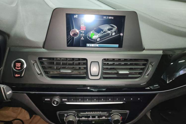 Used BMW 1 Series 2017 118i Sport Edition Audio And AC Panel