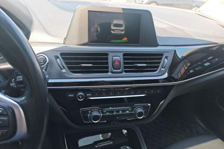 Used BMW 1 Series 2017 118i Sport Edition Audio And AC Panel
