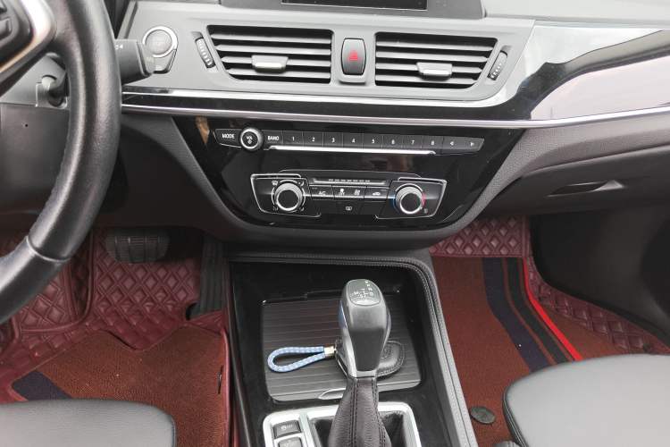 Used BMW 1 Series 2017 118i Sport Edition Audio And AC Panel