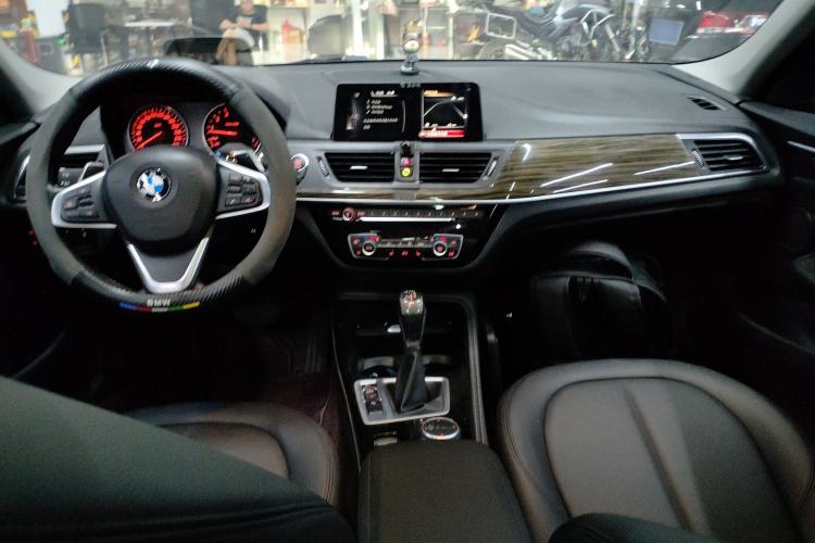 Used BMW 1 Series 2017 120i Design Package Model Center Console