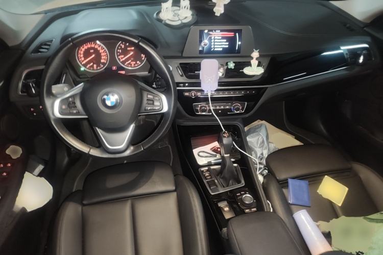 Used BMW 1 Series 2017 118i Sport Edition Center Console