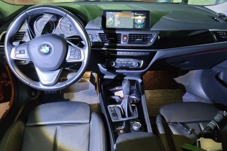 Used BMW 1 Series 2017 118i Sport Edition Center Console