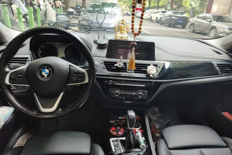 Used BMW 1 Series 2017 118i Design Package Model Center Console