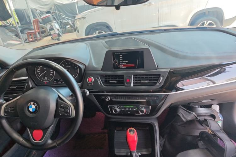 Used BMW 1 Series 2017 118i Sport Edition Center Console