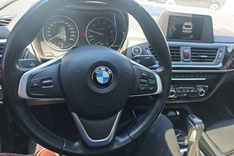 Used BMW 1 Series 2017 118i Sport Edition Center Console