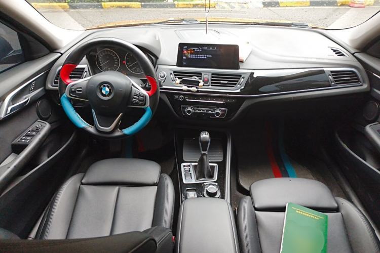 Used BMW 1 Series 2017 118i Sport Edition Center Console