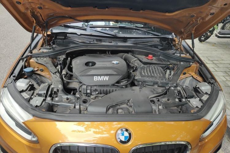 Used BMW 1 Series 2017 118i Design Package Model Engine Bay