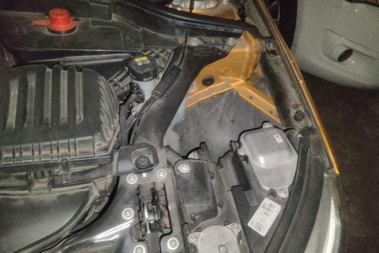 Used BMW 1 Series 2017 118i Sport Edition Engine Bay Left