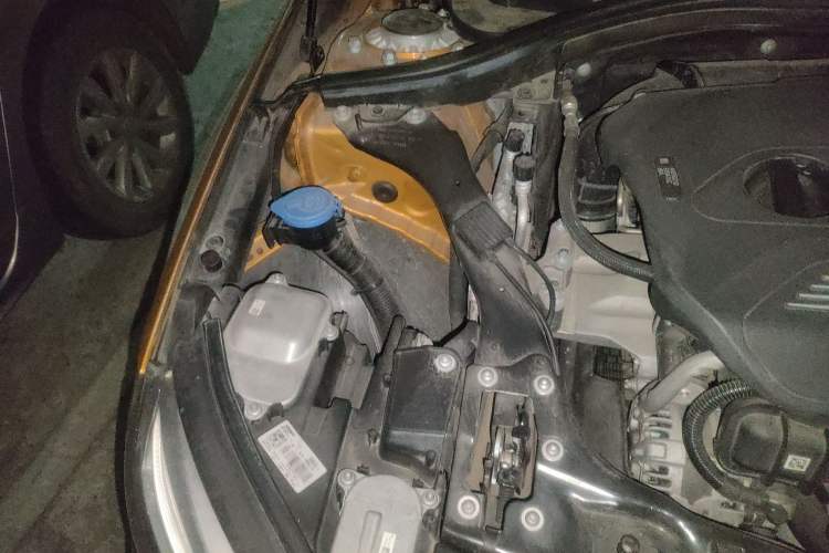 Used BMW 1 Series 2017 118i Sport Edition Engine Bay Right