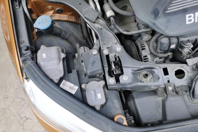 Used BMW 1 Series 2017 118i Sport Edition Engine Bay Right