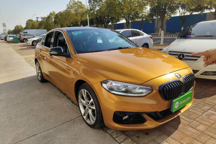 Used BMW 1 Series 2017 120i Design Package Model Exterior 2